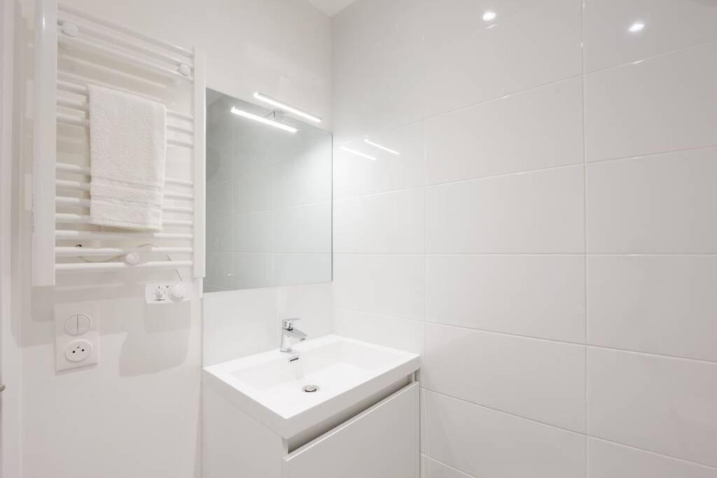 La Chambre Liberte 2, Sdb Privative Et Tv, Cuisine Salon Partages, Confort Et Hypercentre Breszt Kültér fotó