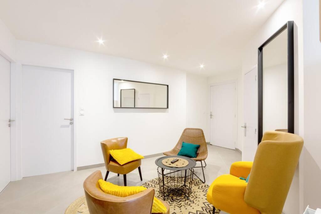 La Chambre Liberte 2, Sdb Privative Et Tv, Cuisine Salon Partages, Confort Et Hypercentre Breszt Kültér fotó